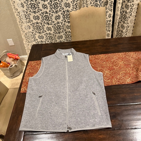 Peter Millar Men's Large British Grey Crown Flex Fleece Vest MSRP $495 - Picture 3 of 13